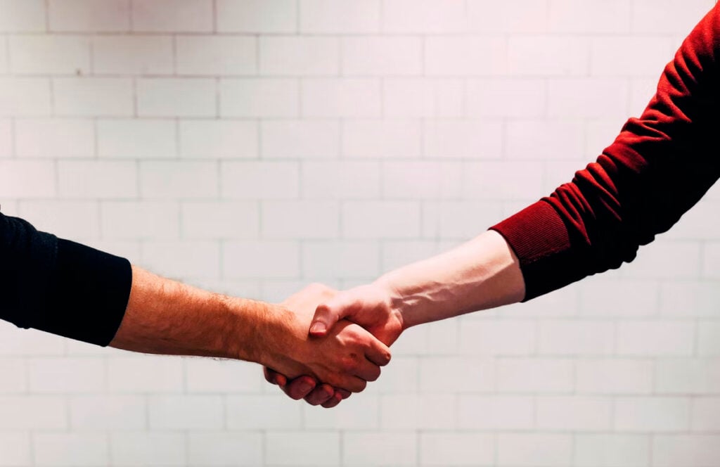 What Is Content Seeding &  How to Use It to Pull 2X More Traffic? With Examples